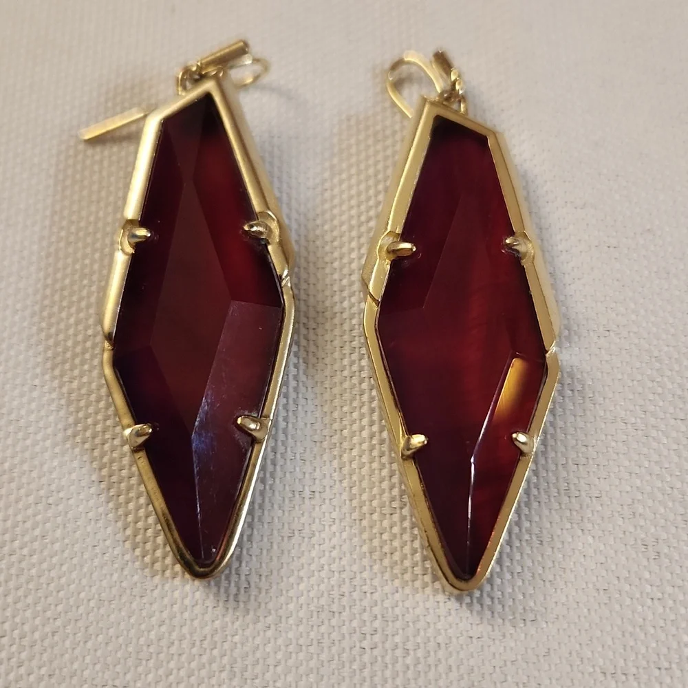 Kendra Scott Maroon Faceted Shield Drop Earrings in Gold